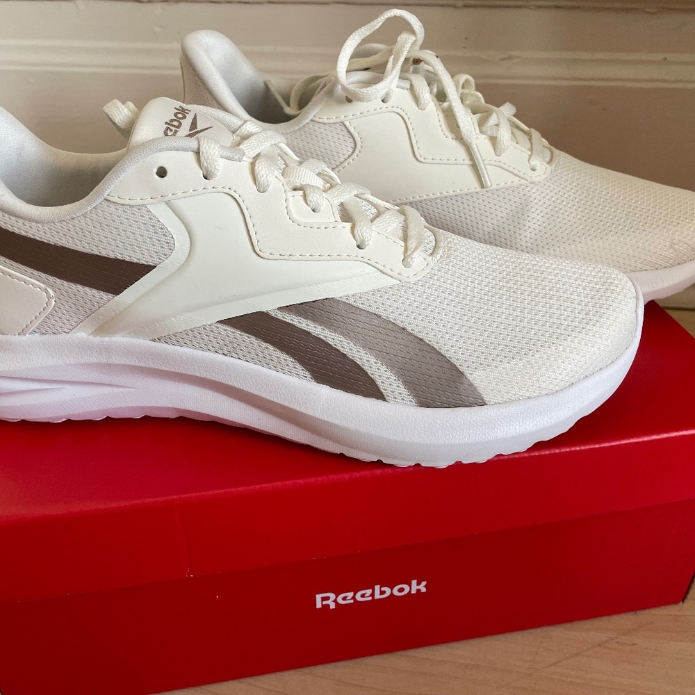 *NEW* Reebok women’s 9 Energen Lux Running shoes